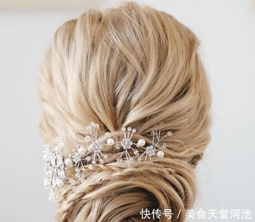 2021结婚季!33个优雅新娘的别致婚礼发型