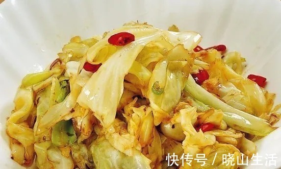 包菜|炒包菜时,不要直接下锅炒,多做一步,味道不输饭店的包菜