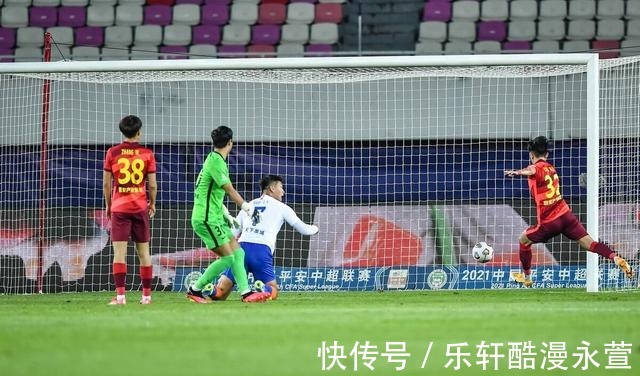 足校|羨慕嗎青訓(xùn)球員包攬5球助泰山大勝 中超變魯能足校閱兵式