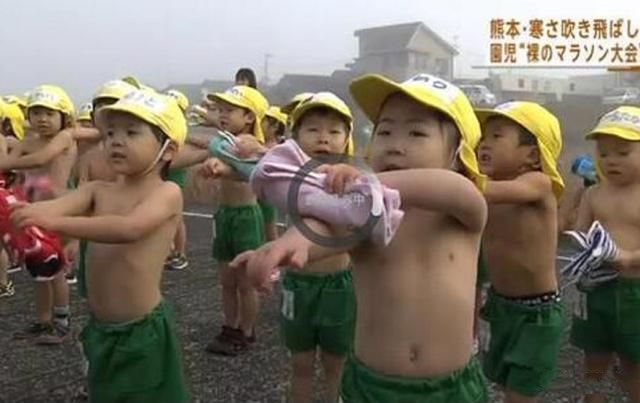 日本人下雪天也穿短裙，御寒能力比欧美人更厉害吗？