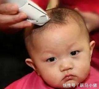头发|6个月宝宝去理发,乖巧模样太可爱,网友长大可以靠脸吃饭