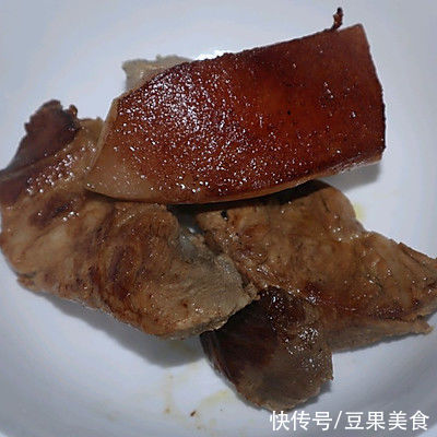 好吃|这道简易版萝卜丝扣肉，怎么做都好吃