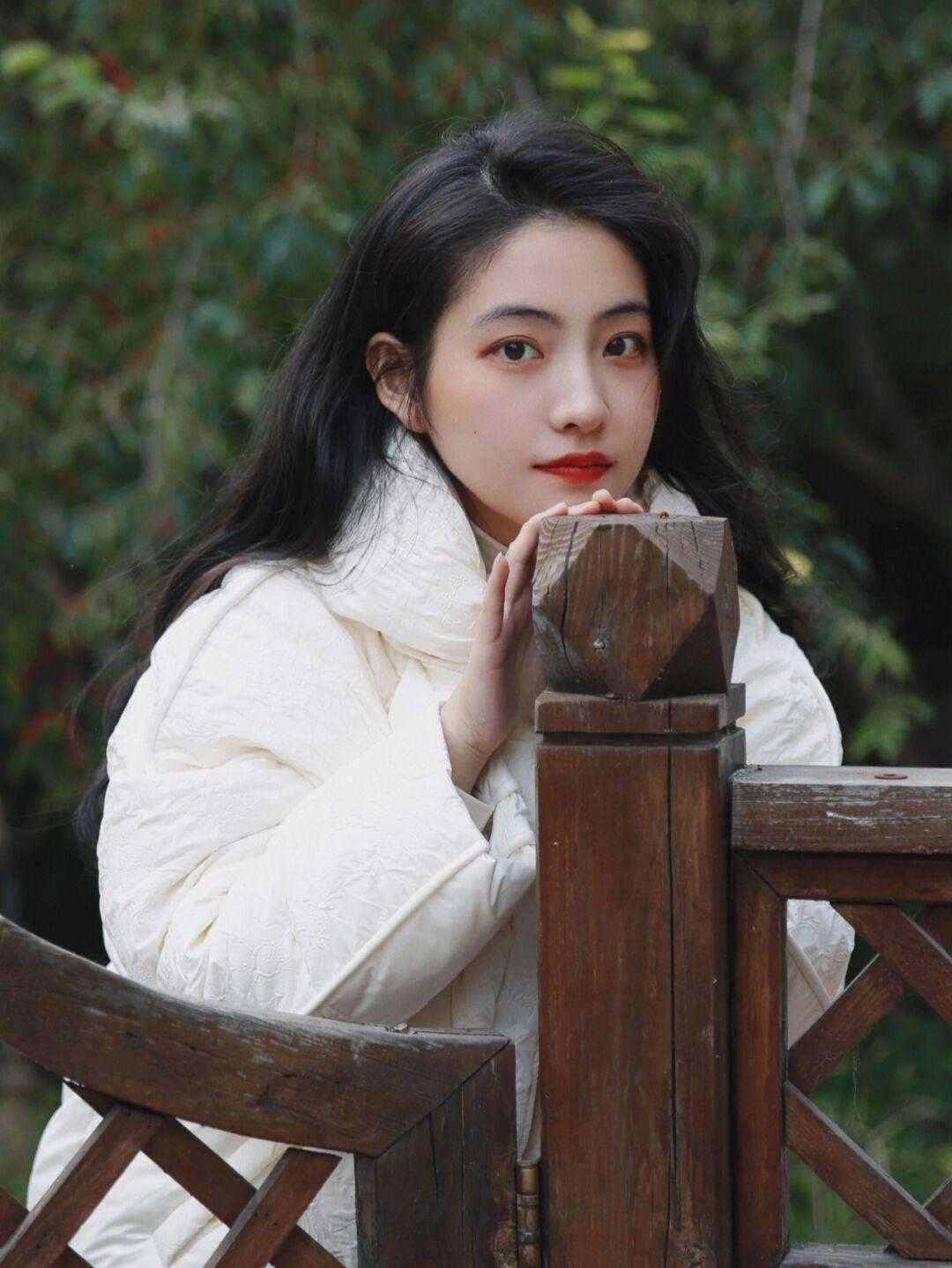 休闲裤|天冷了,羽绒服还是少不了,瞧下面潮人这样来穿,显瘦洋气又好看