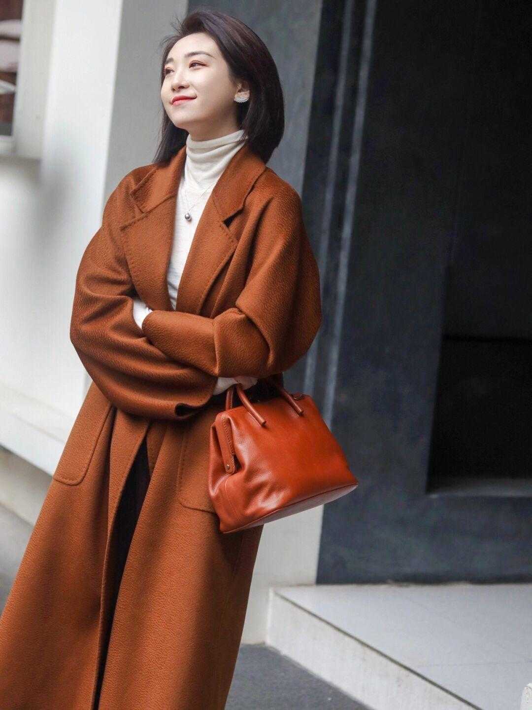 单一面|真正聪明的女人,通勤大衣这样搭,独具特色又干练气质