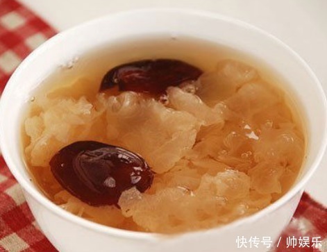 红枣|煮银耳汤，很多人从第1步就做错了，难怪不出胶，也不好喝！