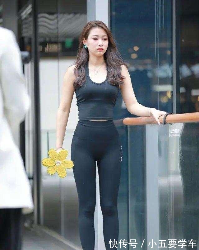 女神 打底裤的打扮优雅又有少女感,凸显自信女性形象,女神范十足!