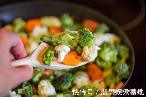 维生素b12|4种养生方法是在假养生,存在健康风险,提醒家人:别再傻傻坚持