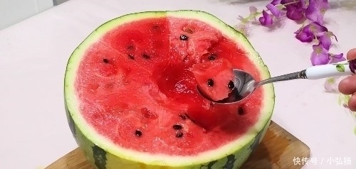 西瓜|为什么吃西瓜不能用勺子挖着吃好多人不知道原因,下次得改改了