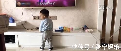电视柜|宝宝爬着爬着突然站起来就会走了，好神奇的蜕变，你见过吗？