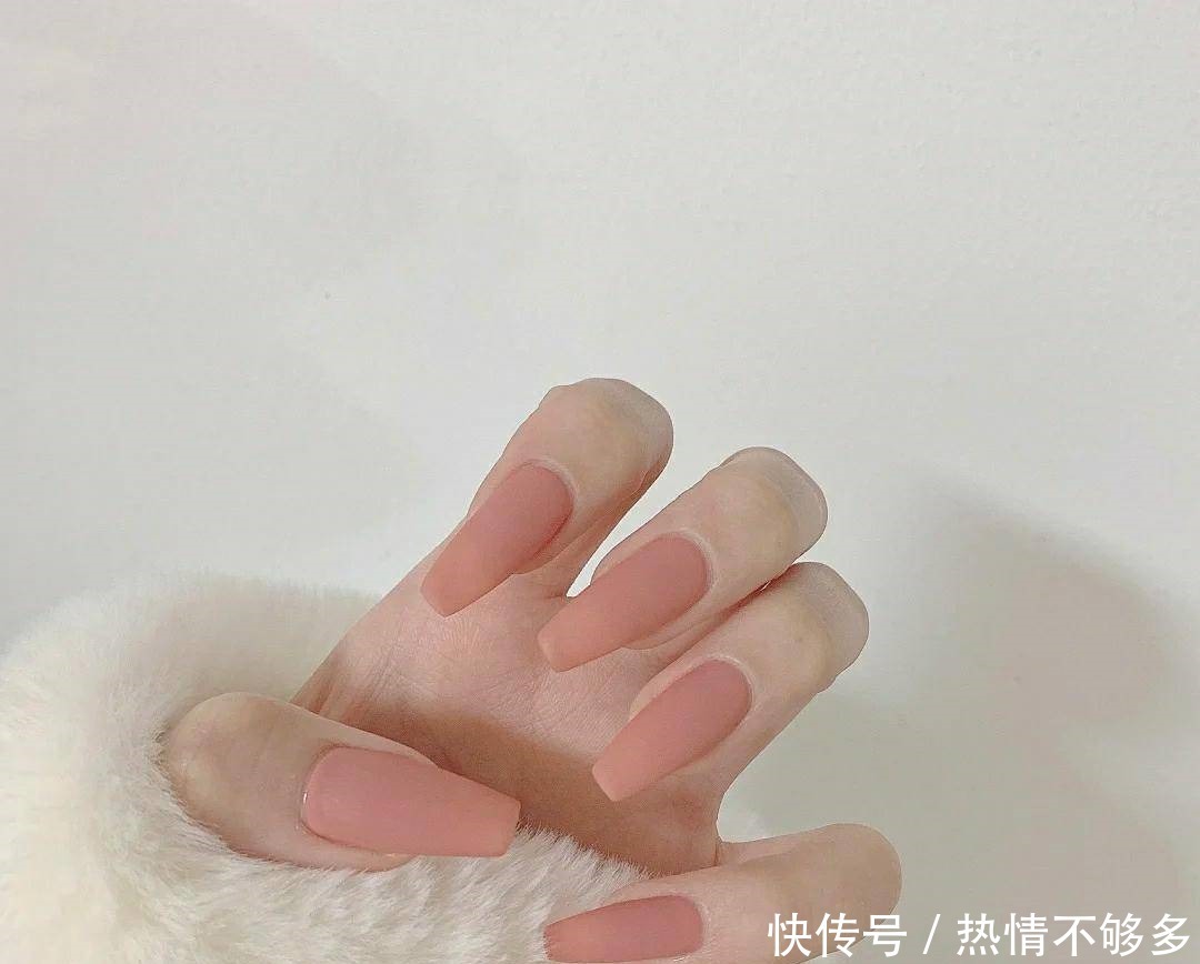 神秘|冬季“超火”磨砂美甲,绿色贵族,紫色神秘,它最受年轻人喜欢