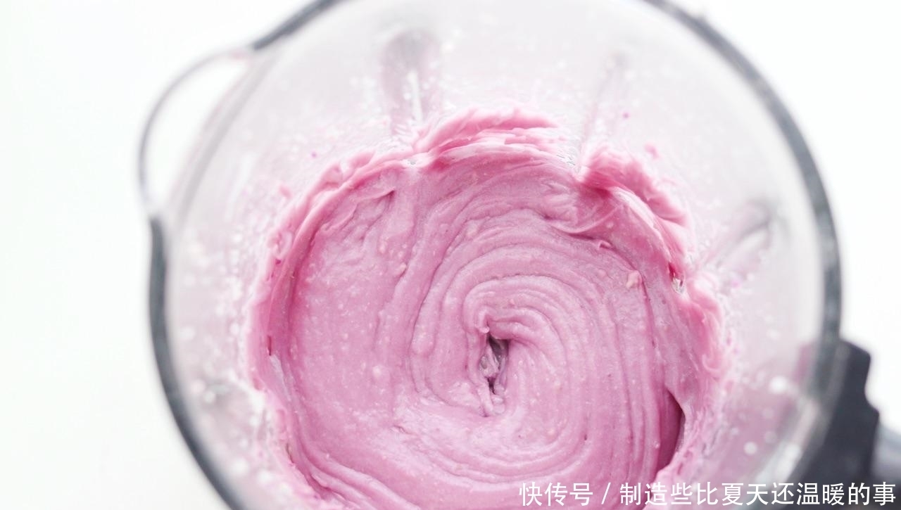 火遍美食圈的芋泥肉松抱抱卷,做法超简单,在家就能做,真好吃