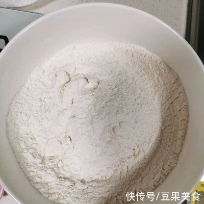 高筋面粉|家常版葱香花卷，要的就是这个家常口儿
