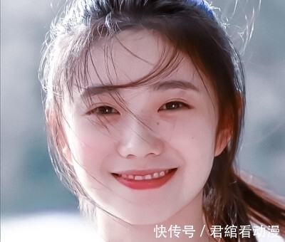 张艺谋|体重82斤的“谋女郎”刘浩存，一双漫画腿更引人注目