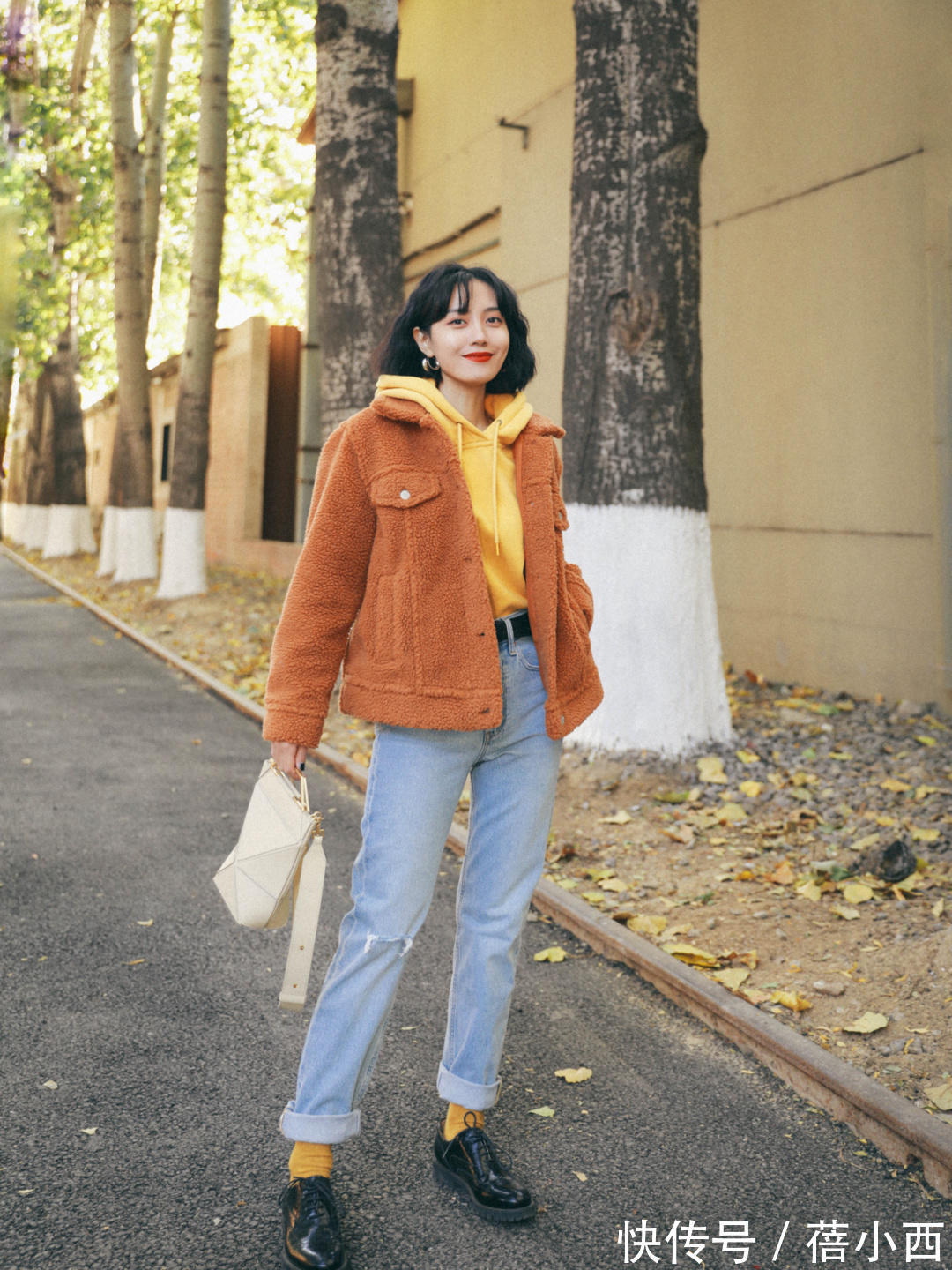 穿搭|冬季穿衣保暖是重点,试试“羊羔绒外套”的搭配,这些技巧够你用