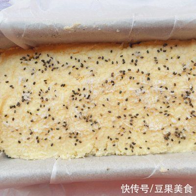 黑芝麻奇亚籽双拼香椰磅蛋糕～生酮无糖减脂