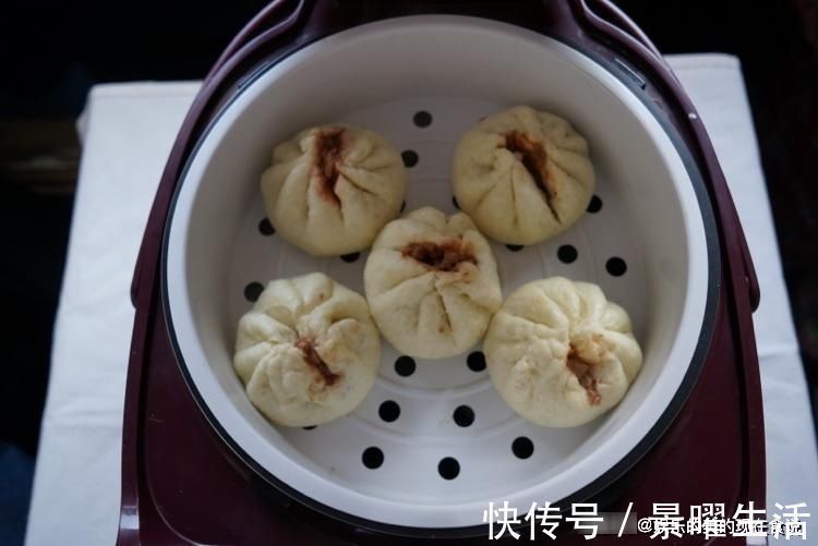 蒸包子，热水上锅还是冷水上锅？还有人搞错，难怪包子塌皮不好吃