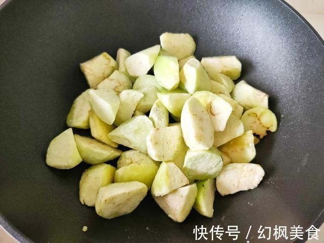 炒茄丝|我家最受欢迎的家常菜，既简单又营养，一周吃两次，雷打不动