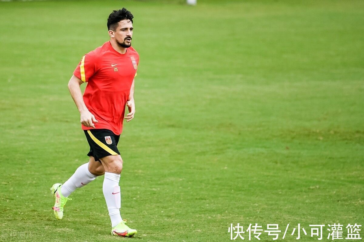 李铁|国足备战或重点打造归化“三叉戟”,津媒献策:提升攻防转换节奏