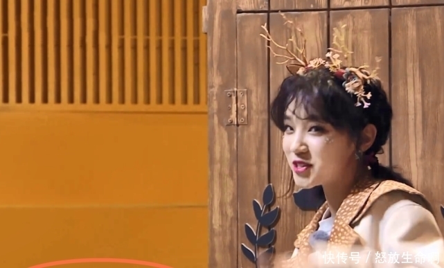 姚译添|宋雨琦刚回归《奔跑吧》时,谁注意她对姚导说了啥?我没听错吧