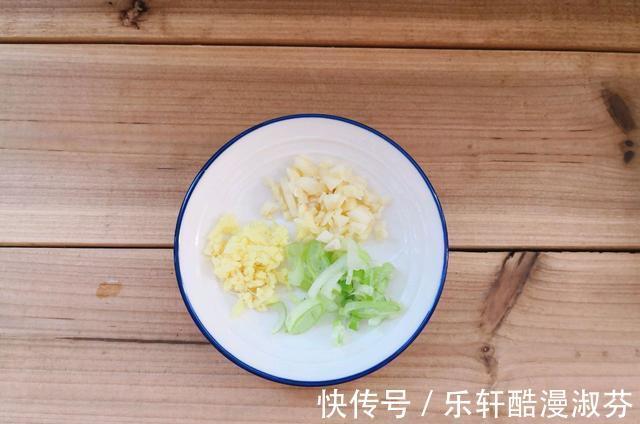 水煮肉片|水煮肉片的家常做法,做好之后肉片滑嫩,下饭又解馋