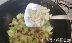 夏日开胃菜谱,醋溜西葫芦,酸甜下饭,美味营养,适合夏天