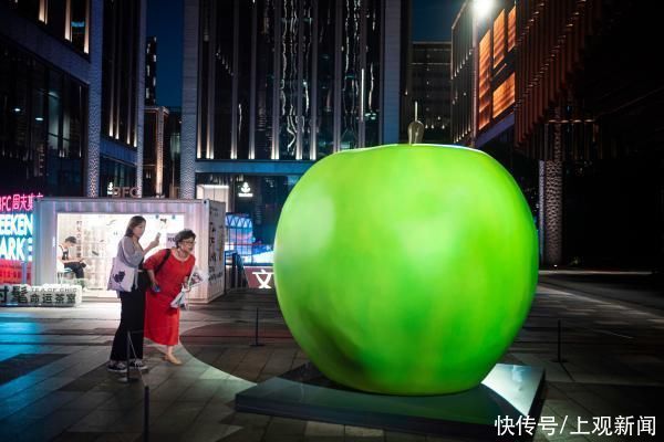 夜市|逛吃大全：新一期的“外滩枫径”，满足对夜市的所有想象……