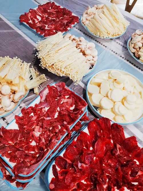 晒晒5家元旦饭，真丰盛，菜多的数不清，太有仪式感了