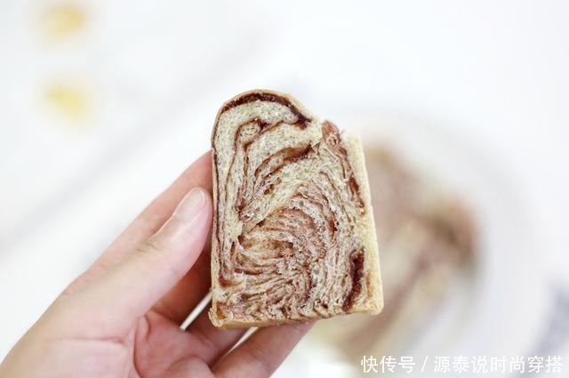甜而不腻|自从学会这款吐司做法,一周得吃3次,绵软可口,甜而不腻,真香
