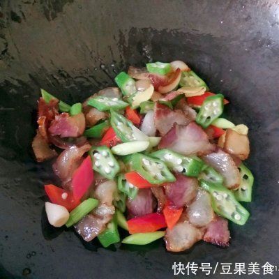 秋葵|秋葵炒腊肉中午刚做完，晚上又想吃了