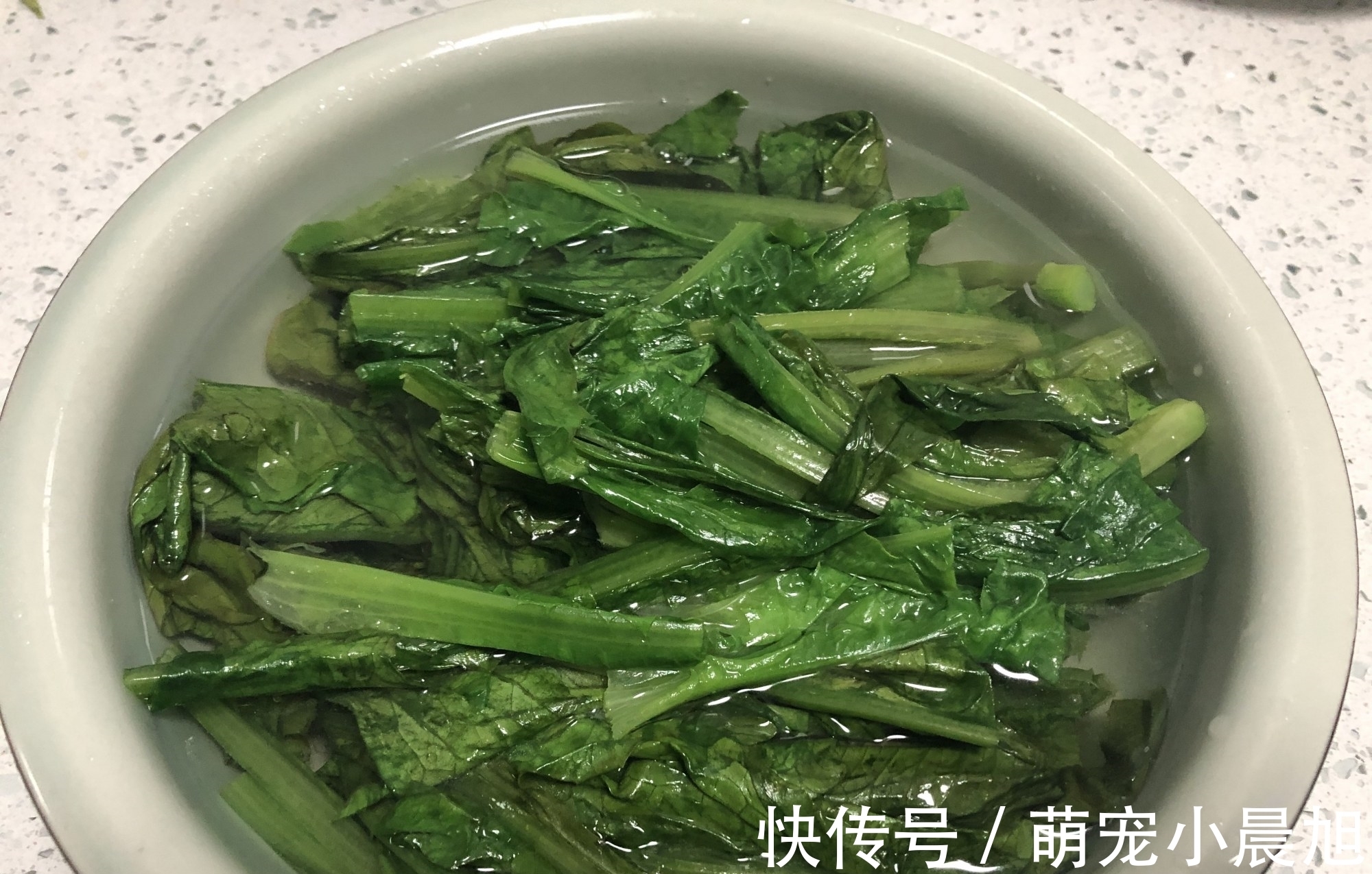 莴笋|春天吃菠菜、莴笋不如吃它，钙比莴笋多1倍，被誉为“蔬菜凤尾”