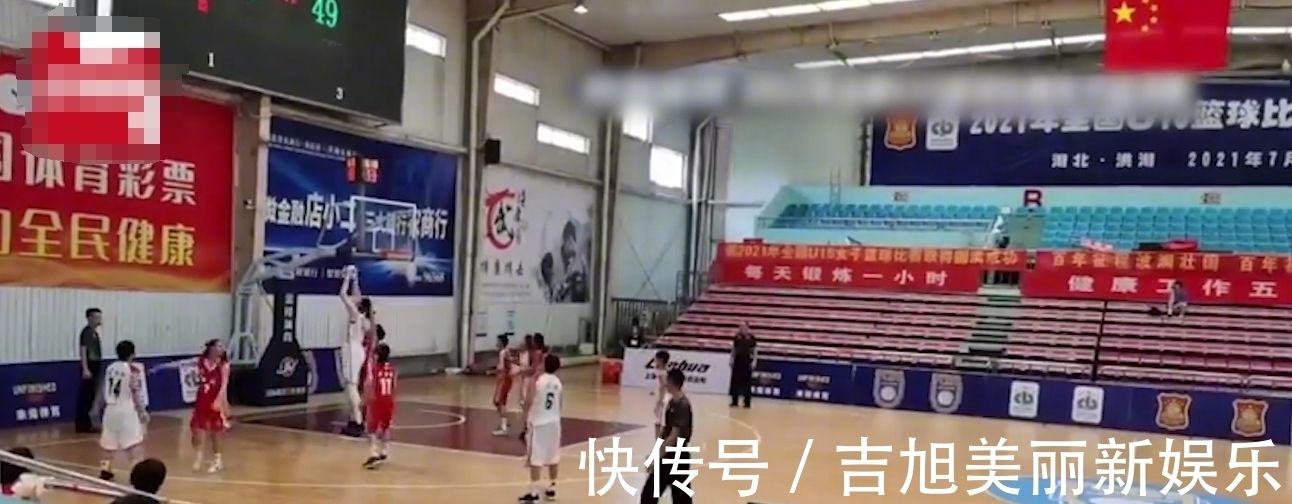 奥尼尔|吃什么长大的?山东14岁女孩身高226cm,直追姚明:出自篮球世家