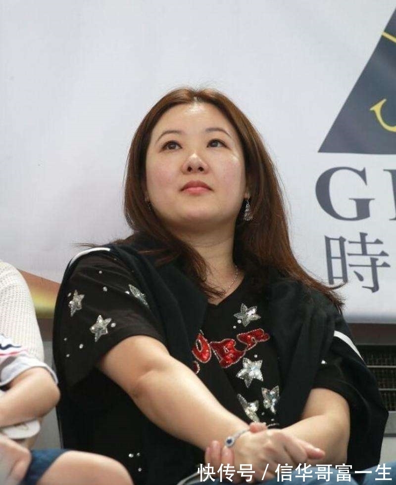 岳母|伏明霞父母：陪女儿走过跳水生涯有欢乐有泪水，她的婚姻最不放心