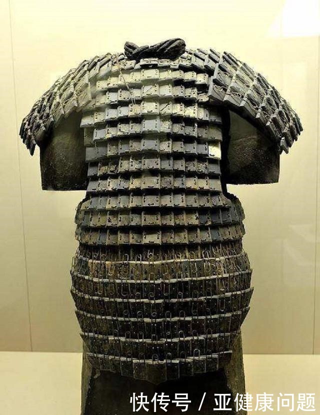 在古代社会,为何佩戴刀剑逛街都没事,私藏盔甲就会人头落地