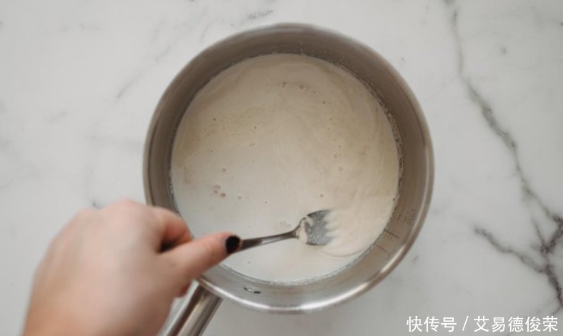 浓郁|肉桂卷这道美食,柔软蓬松,充满浓郁的肉桂味