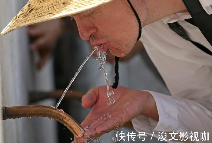 竖棱|肾不好的人, 手上3个表现“出卖你”, 很容易看出来