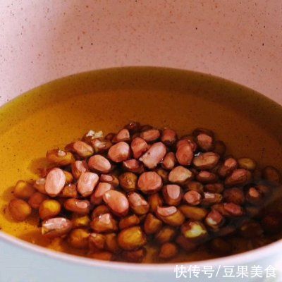 快手|#巨下饭的家常菜#旺强做了酸辣土豆粉，酸辣爽口简单快手