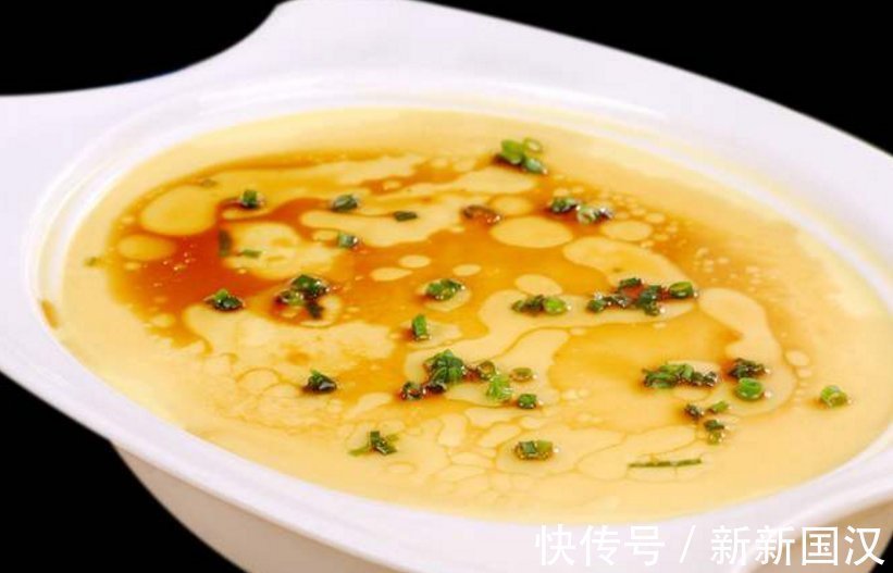 蒸鸡蛋羹,直接水的做法是不对的,牢记这1点,鸡蛋羹滑嫩