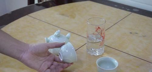 餐桌|餐桌旁不要放这3样东西，不是迷信，别不当个事，发现了赶快拿走