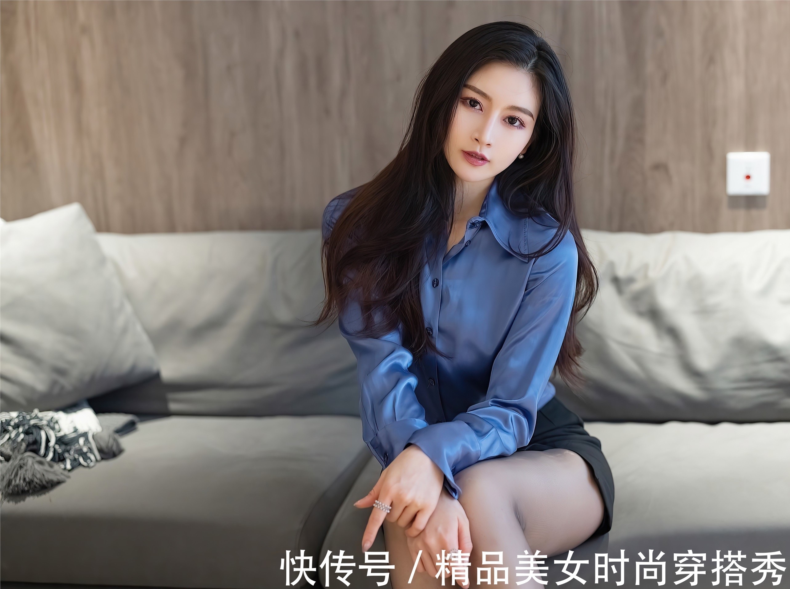 高跟鞋 简约有质感的衬衫,搭配黑色的短裙与精致的高跟鞋,绽放女性魅力