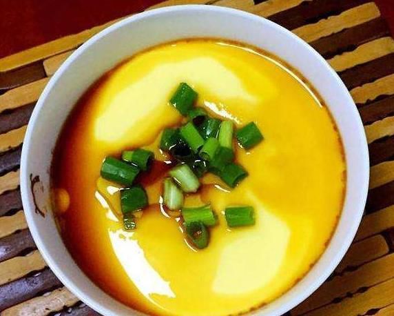 保准|蒸鸡蛋羹时，别只会加水蒸，掌握几个小技巧，保准口感嫩滑无气孔