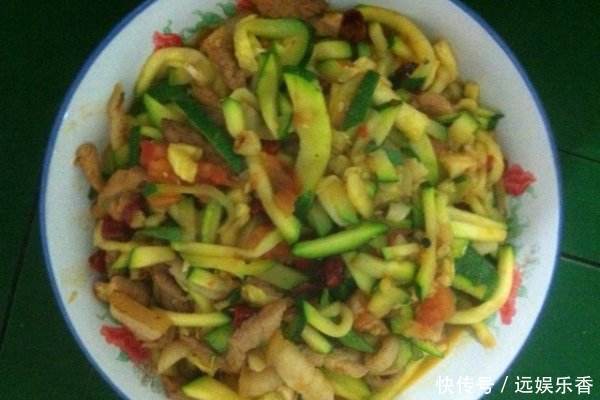 冬天吃此瓜,又鲜又嫩还便宜,10块钱一大袋,比白菜萝卜好吃多了