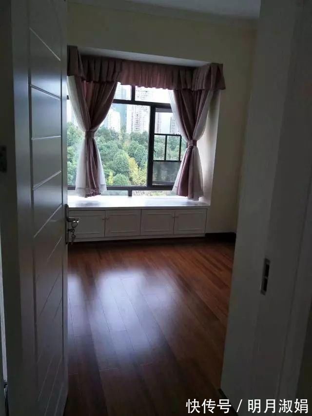 邻居|20万装修的新房,邻居来参观说:又不是公共厕所,居然装蹲坑