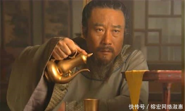 武松重|同是收宋江十两银子,但武松和李逵的拿钱方式,人品高低不言而喻