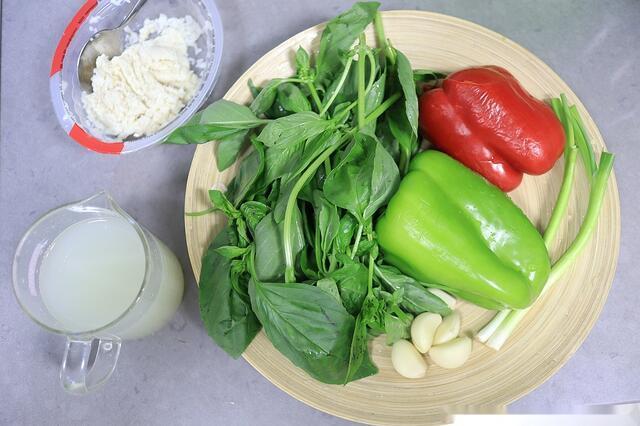 台式三杯鸡的家常做法,后悔没早几年做,1斤多鸡腿一扫而光