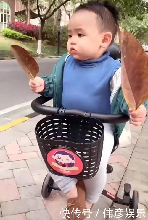 漂亮|妈妈带儿子遛弯,路遇漂亮小姐姐,儿子的表现让妈妈笑叹渣男