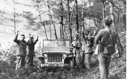 指导员|志愿军缴获几桶黑色粉末，用来当路标用，为何首长听后却心疼不已