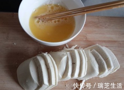 好吃|炸馒头，别直接裹鸡蛋液！大厨教你一招，金黄酥脆不吸油，特好吃