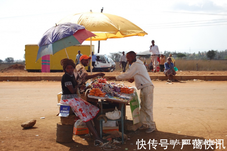 丹尼斯|别看肯尼亚人成天懒懒散散，靠着旅游业和鲜花产业过得很滋润