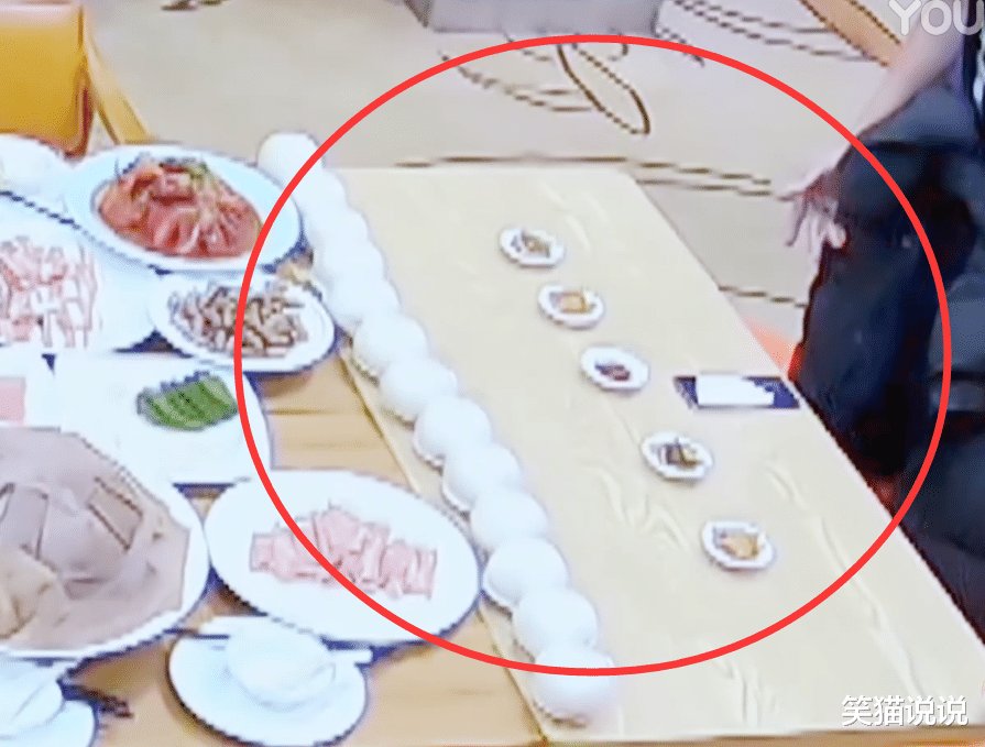 《追光吧》胡夏符龙飞化身干饭王，哥哥互动很有爱，卡斯柏主动收拾宵夜残局