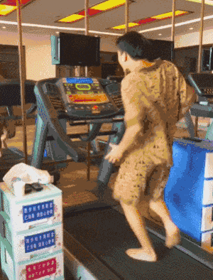 |搞笑GIF：太高兴了 据说新娘当时都开心的哭了